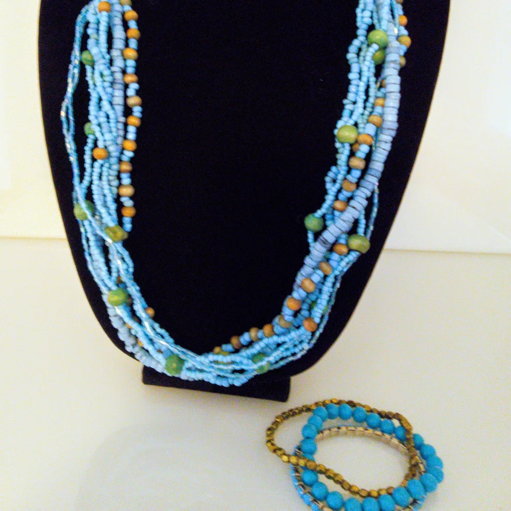 Elegant Blue and Tan Beaded Necklace